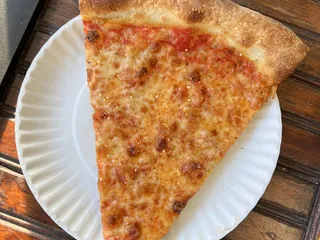 Mano’s Pizzeria