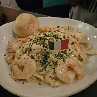 Shrimp alfredo