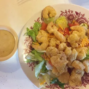 Fried shrimp salad with honey mustard: delicious shrimp and just the right size for one person