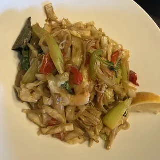 Thai Drunken Noodles with Shrimp Lunch