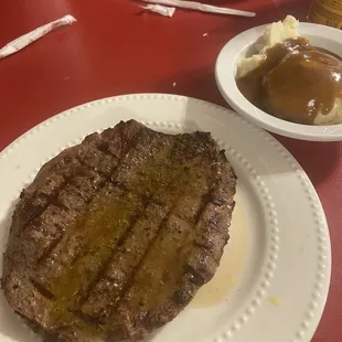 a steak and mashed potatoes