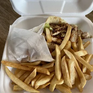 Grilled chicken pita