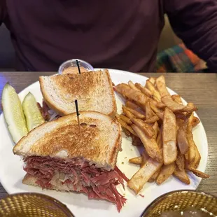 Hot Reuben*