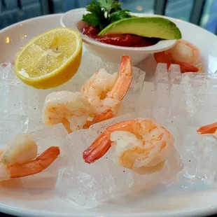 6pc Shrimp Cocktail $21.00 (11/24/22). @PaulsOnTSq @TimesSquareNYC @NewYorkCity.Explore #FoodPorn
