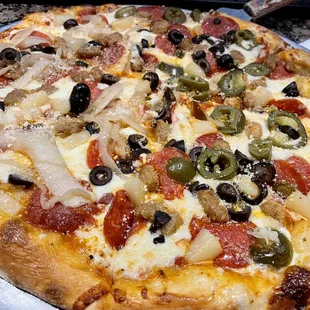 Large 5 topping pizza