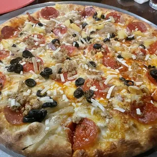 Large Paul&apos;s 5 Toppings Pizza Special