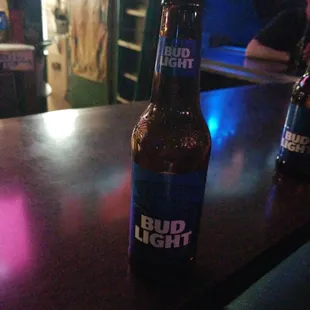 If you want a quiet night, come early.