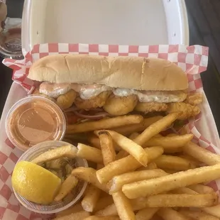 Shrimp poboy