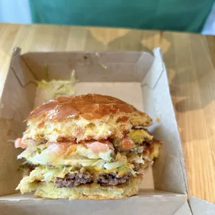 Pauly's Burgers