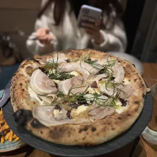 Porchetta pizza