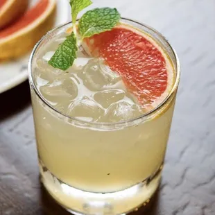Grape fruit mojito