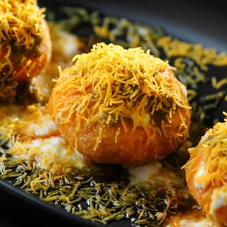 17. Dhai Batata Sev Poori