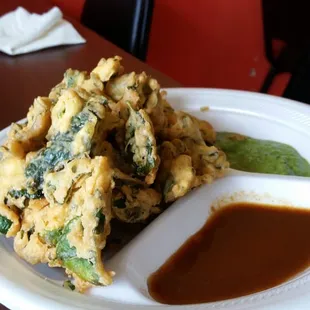 Crisp delicious spinach pakodas