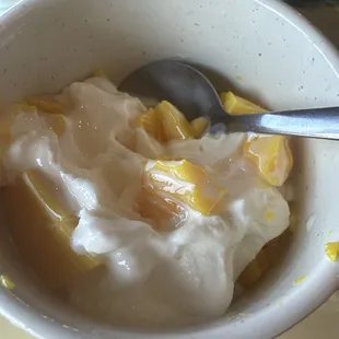 It has ice cream with mango Jello