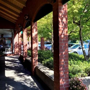 Such a beautiful shopping area!