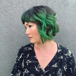 We are having so much fun with the new #avedavibrants line! This green by @sarahcoward901 is giving us so much life!