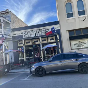 Paw Paw&apos;s restaurant