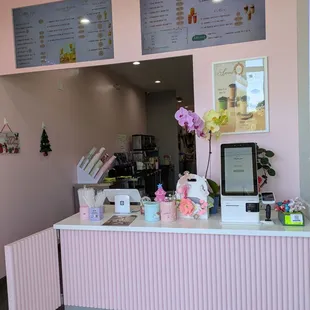 Inside of the tiny shop was super cute! No seating available