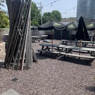 More outside seating and cornhole