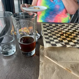 Two almost empty glasses and the Hawt pizza is history!