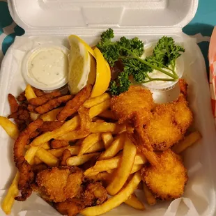 Captain&apos;s Platter (also comes with fish)