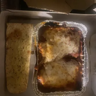 Lasagna with garlic bread 5 Star!