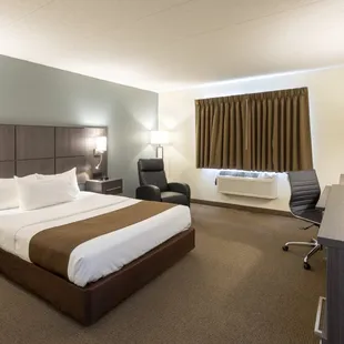 Paynesville Inn &amp; Suites Accessible Queen Room