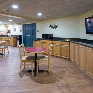 Paynesville Inn &amp; Suites Breakfast Area