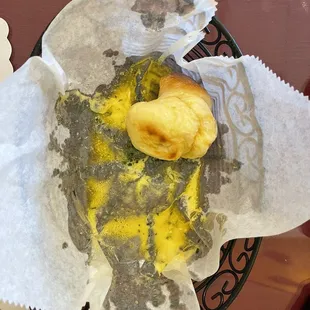 Left poor garlic knot (( note I ate 2 ))