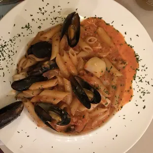 Love seafood vodka sauce penne pasta !!!!