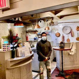 sushi and sashimi, interior