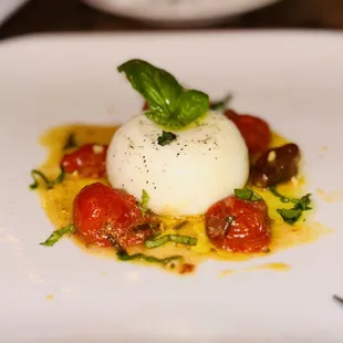 @eat_with_lily (food IG &amp; tiktok)  Caprese salad burrata
