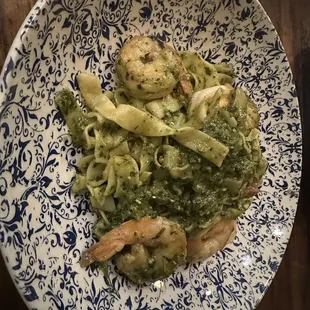Fettucine Gamberi e Pesto*