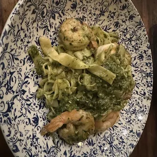 Fettuccine Gamberi e Pesto