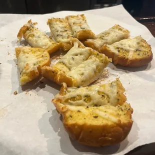 Cheesy garlic bread