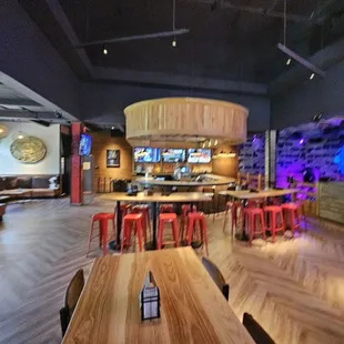 sushi and sashimi, interior