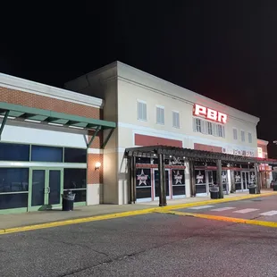 the exterior of a restaurant at night