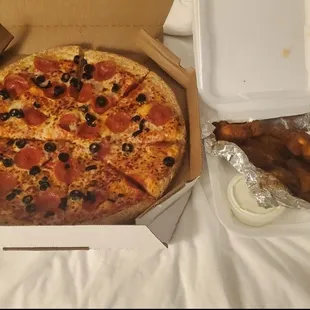 food, pizza