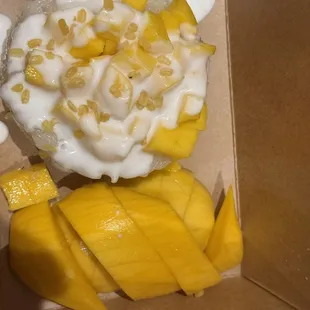 Mango sticky rice