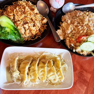 Chicken dumpling with curry sauce