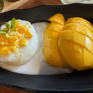 Sticky rice mango