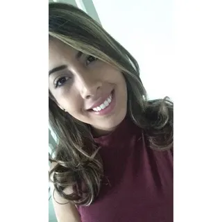 Nicolle S.