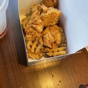 Kids nuggets meal
