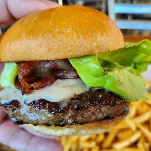 make your stomach say hello to Sellwood.. Hello, Sellwood