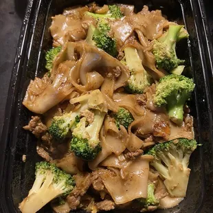 Pad Se-Ew with beef