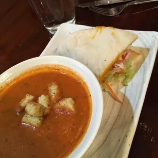 veggie pita and tomato basil soup