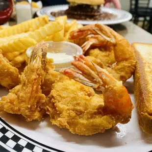 Enormous Shrimp on the shrimp platter :)...