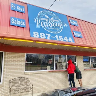 walk up &amp; order or Dine in...