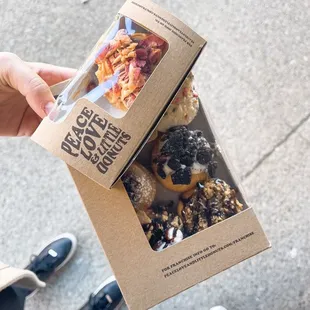 Dog donuts to go, variety 6 mini to go