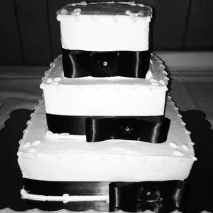 Black and White Wedding Cake!